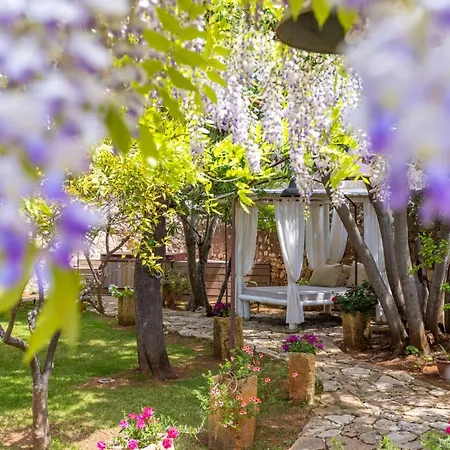 Bed & Breakfast Badia Del Casale 2*
