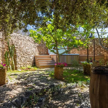 Badia Del Casale Bed & Breakfast 2*